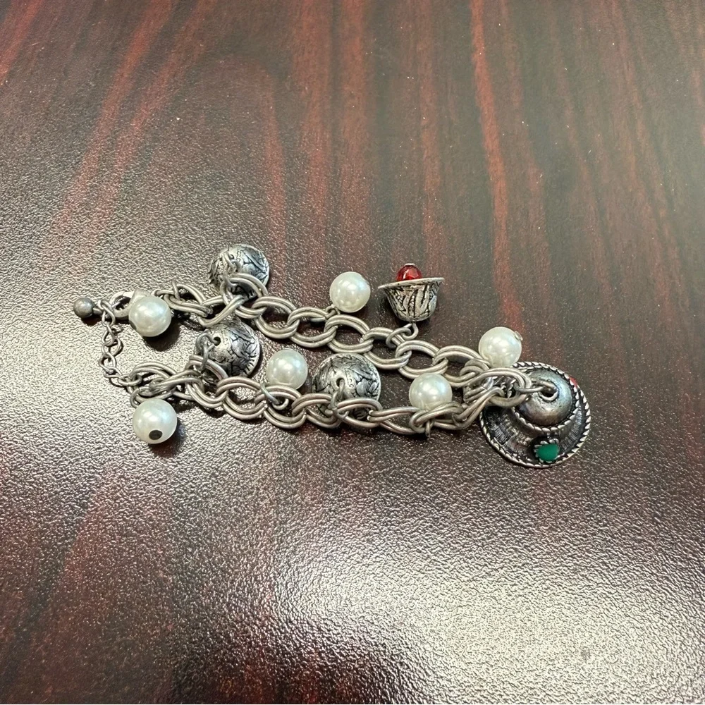 Avon “Jingle Bell Charm” Silver and White Charm Bracelet with Pearls NIB 2007